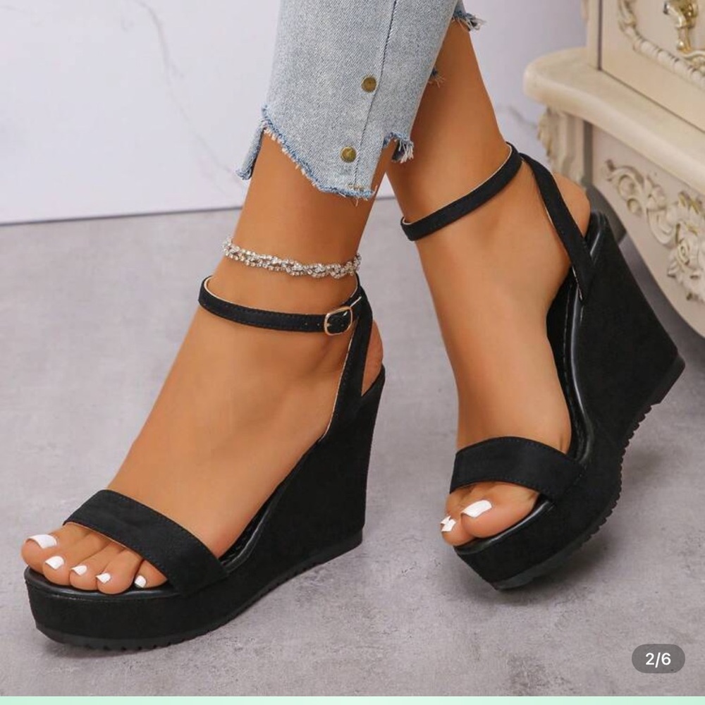 SHEIN Black Platform Sandals